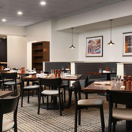 Hotel Doubletree By Hilton Pittsburgh Airport Moon Township Exterior foto