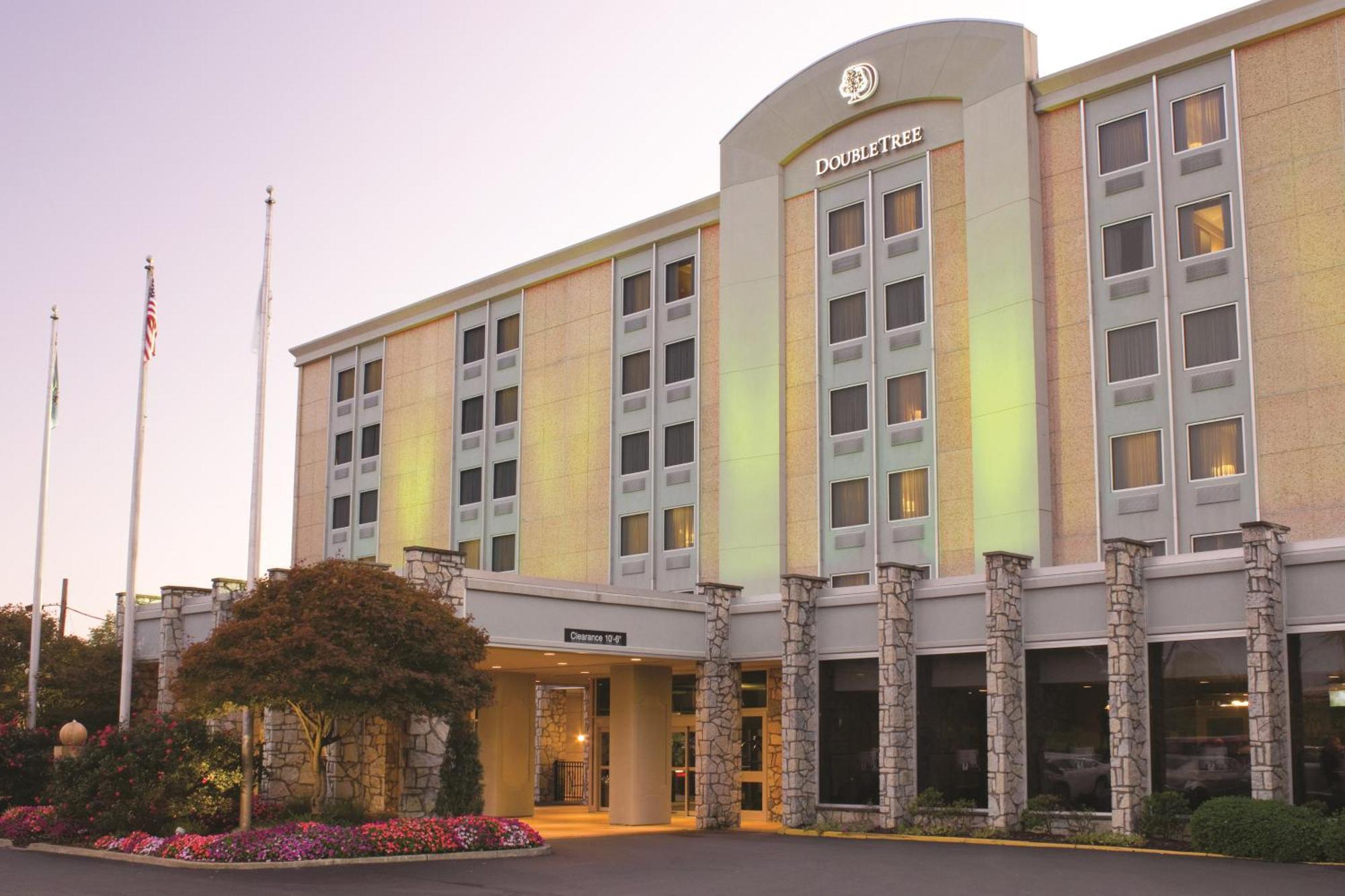 Hotel Doubletree By Hilton Pittsburgh Airport Moon Township Exterior foto