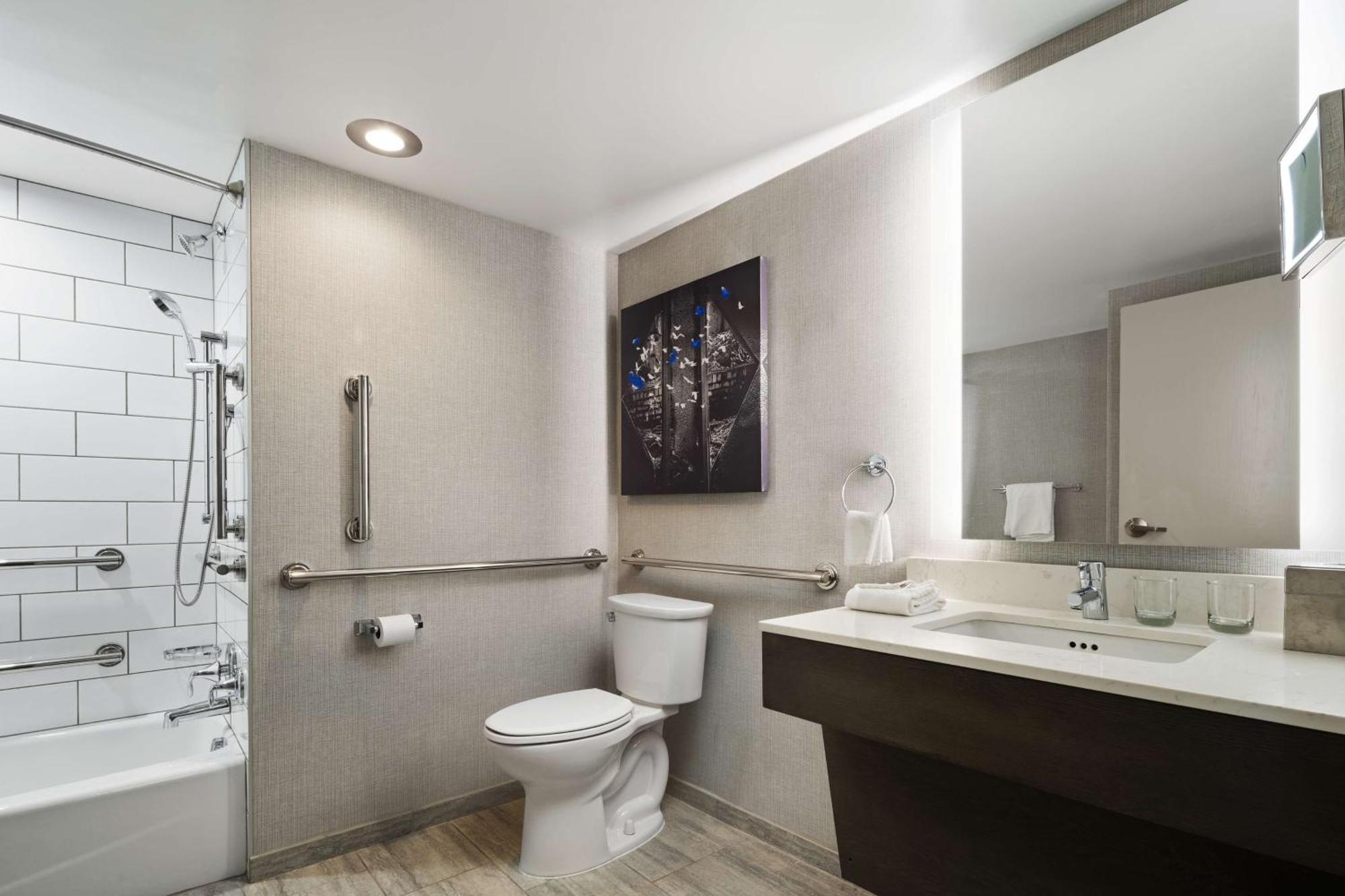 Hotel Doubletree By Hilton Pittsburgh Airport Moon Township Exterior foto