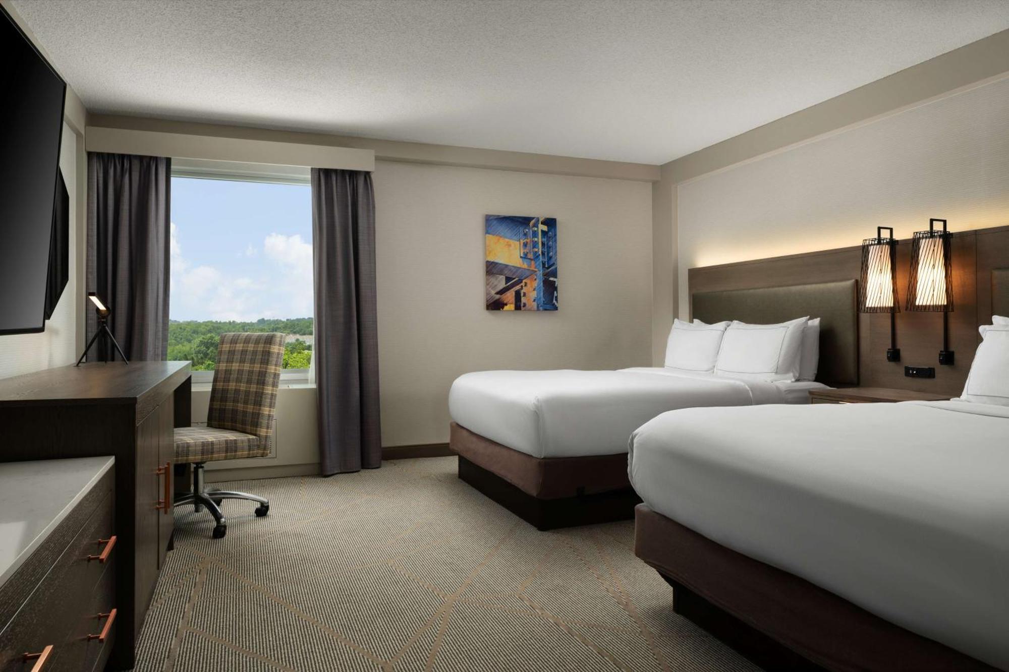 Hotel Doubletree By Hilton Pittsburgh Airport Moon Township Exterior foto