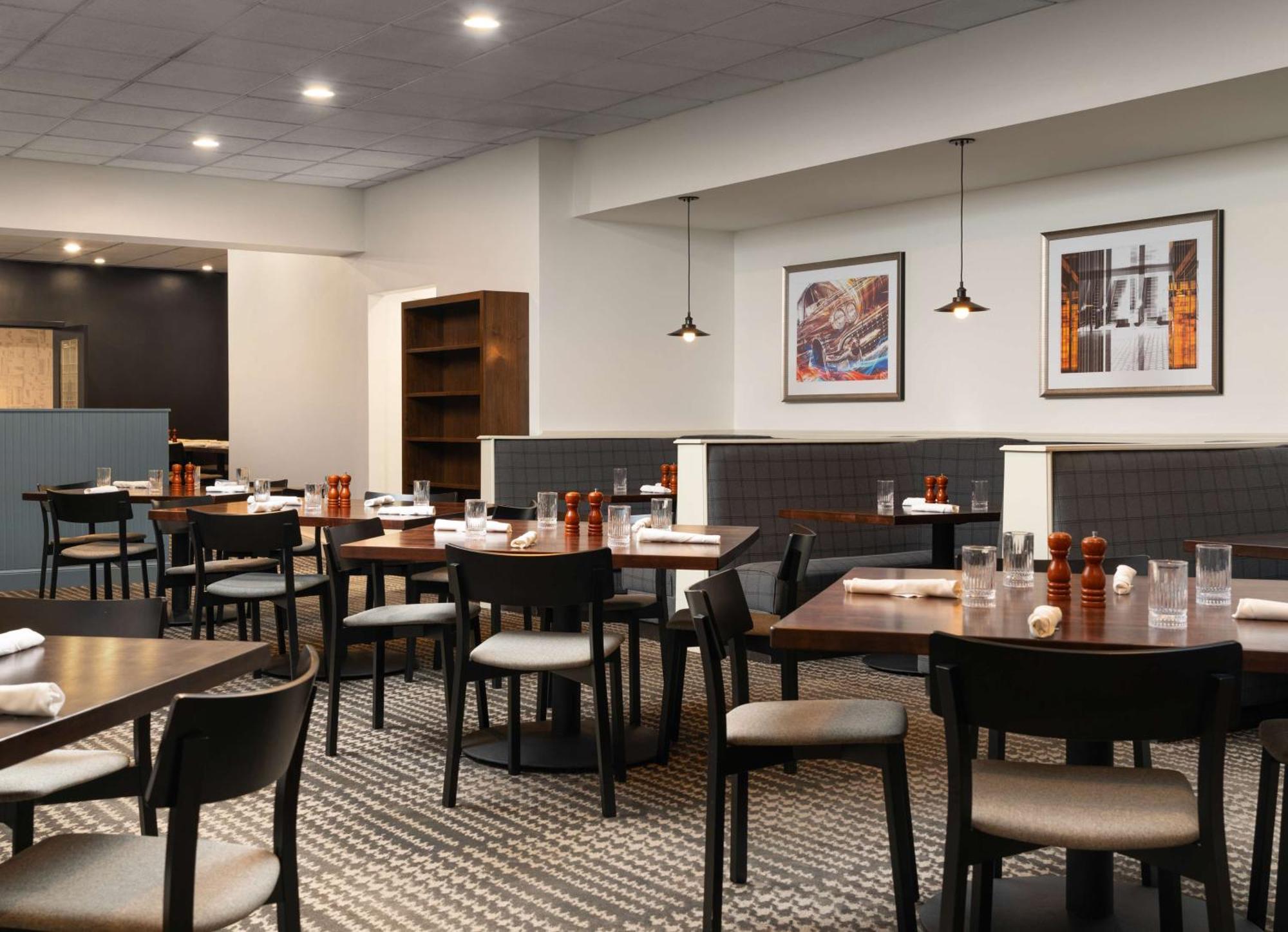 Hotel Doubletree By Hilton Pittsburgh Airport Moon Township Exterior foto